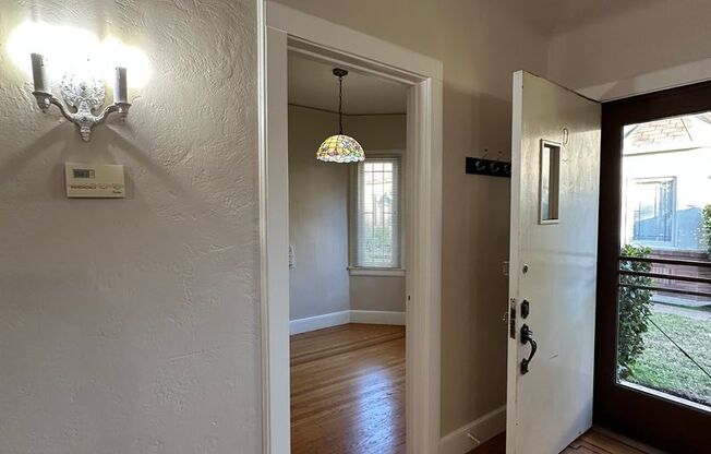 1 bed, 1 bath, $1,875, Unit 3949-D