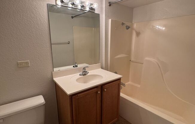 2 beds, 2 baths, $1,775, Unit # 3101
