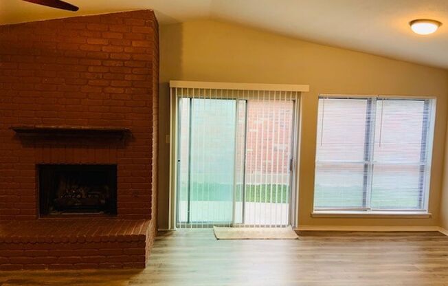 3 Bedroom/ 2 Bath Home Near Randolph AFB!