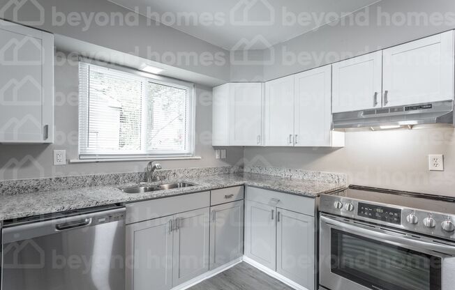 Cozy and beautifully renovated 3 bedroom / 1 bathroom home!