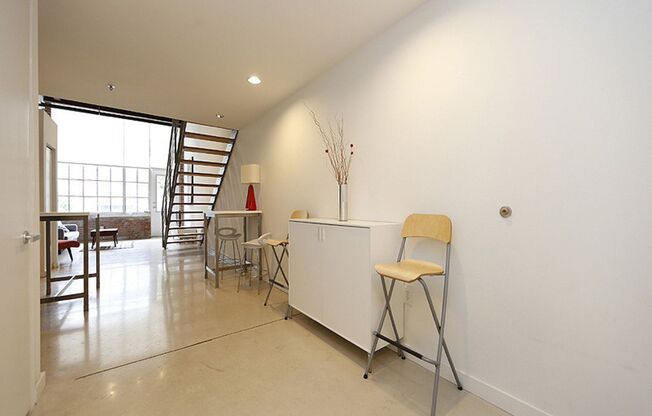 1 bed, 1 bath, 1,000 sqft, $1,695, Unit Unit 6-137