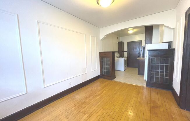 Studio, 1 bath, $875, Unit 3