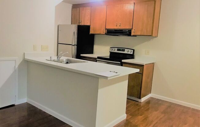 $2290 2 BR - 920 S.F. GORGEOUS TOWNHOUSE IN IRVINGTON-CENTRAL FREMONT