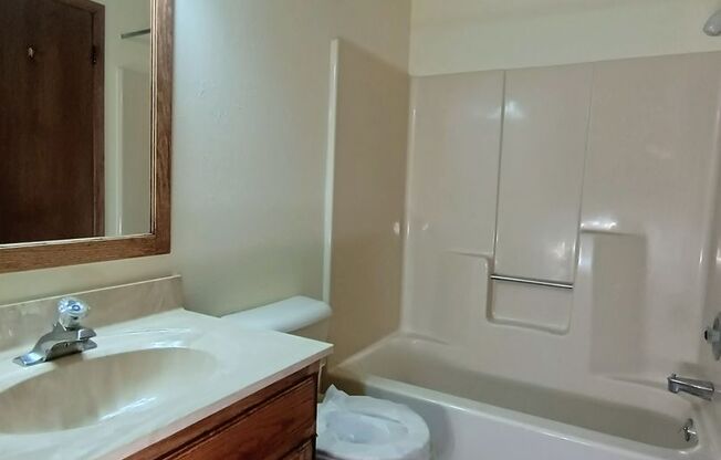1 bed, 1 bath, 683 sqft, $1,120, Unit 2970-084
