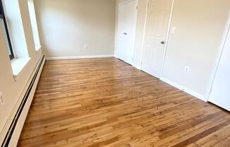 1 bed, 1 bath, $2,350, Unit 4