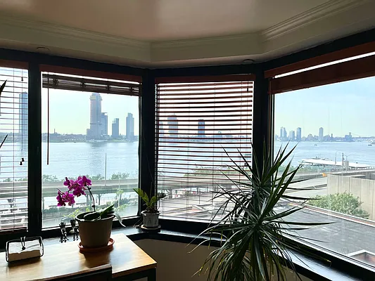 Studio, 1 bath, 588 sqft, $4,500, Unit 6D