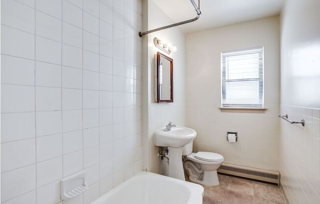 1 bed, 1 bath, 641 sqft, $1,105, Unit 1202-201