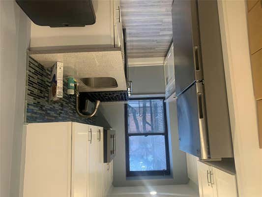 1 bed, 1 bath, 750 sqft, $2,300