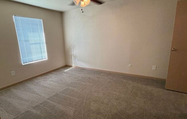 2 beds, 1 bath, 812 sqft, $1,085, Unit 1410