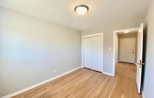 1 bed, 1 bath, $825, Unit 04