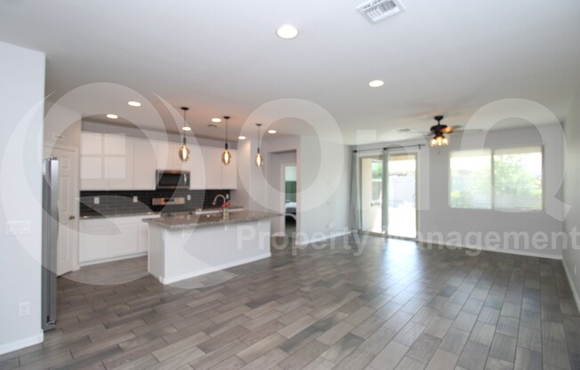 1687 W HARRIS AVE