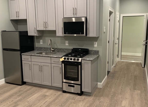 Studio, 1 bath, $1,600, Unit 306
