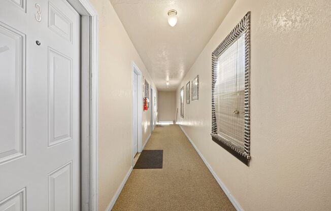 1 bed, 1 bath, $800, Unit 115 W 1st Ave. #2