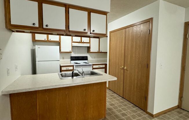 1 bed, 1 bath, 720 sqft, $699