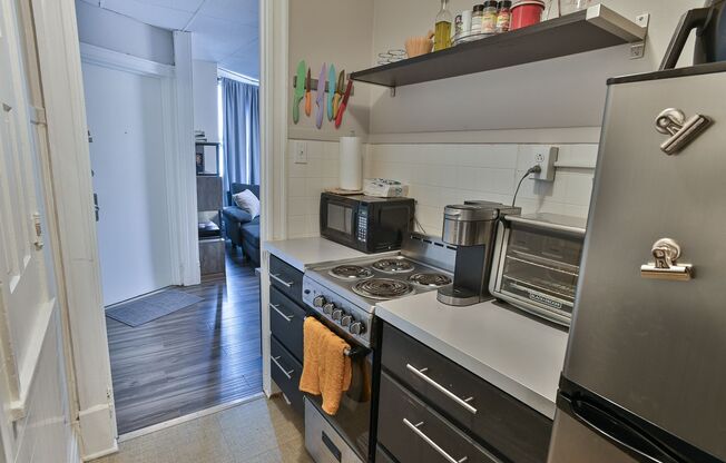 1 bed, 1 bath, 600 sqft, $995, Unit Apt 25