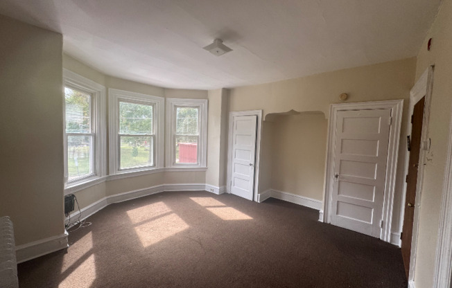 5123 Pine Street 2FF