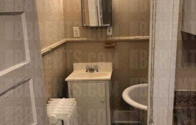 1 bed, 1 bath, 508 sqft, $625, Unit Benninghofen 2652 #4