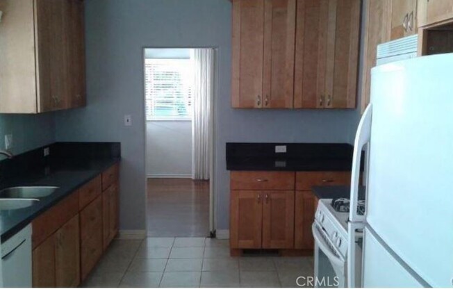 3 beds, 2 baths, 1,561 sqft, $4,650