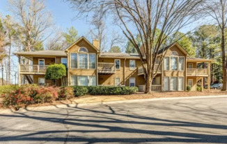 901 COUNTRY PARK DR SE