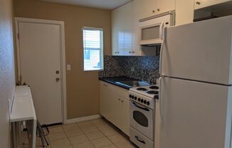 2 beds, 1 bath, 600 sqft, $1,600, Unit #561