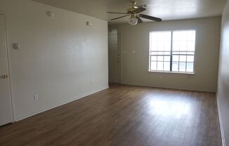 3 beds, 2 baths, $900, Unit Unit A