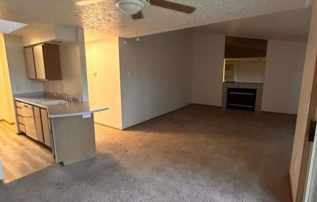 2 beds, 1 bath, 902 sqft, $1,150, Unit W - 057