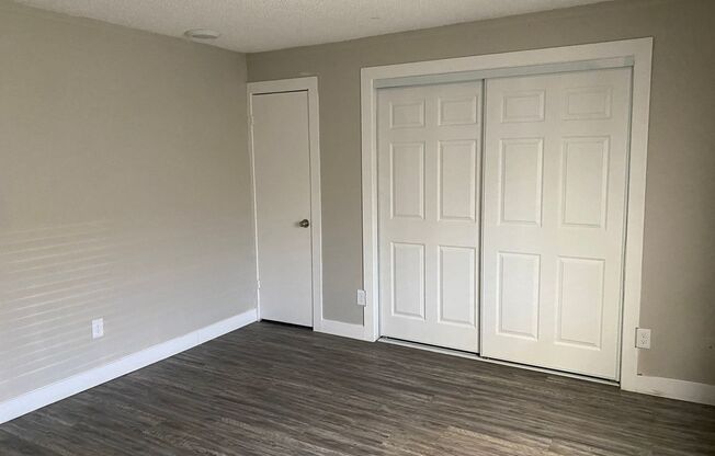 1/2 half first months rent! Modern, Single-Level Apartment in Midtown Phoenix