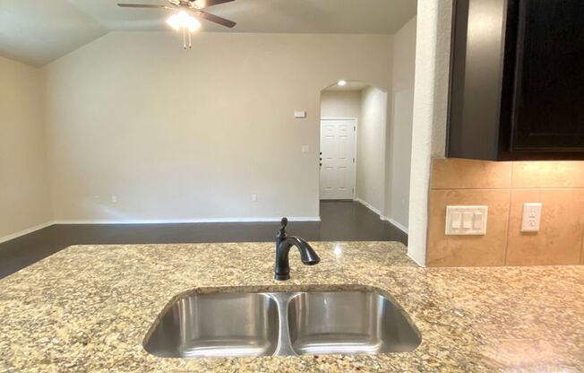 3 beds, 2 baths, $1,515