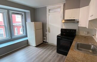 3 beds, 1 bath, $1,295, Unit Apt 2