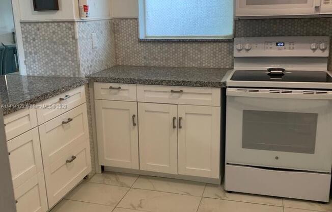 9140 FONTAINEBLEAU BLVD