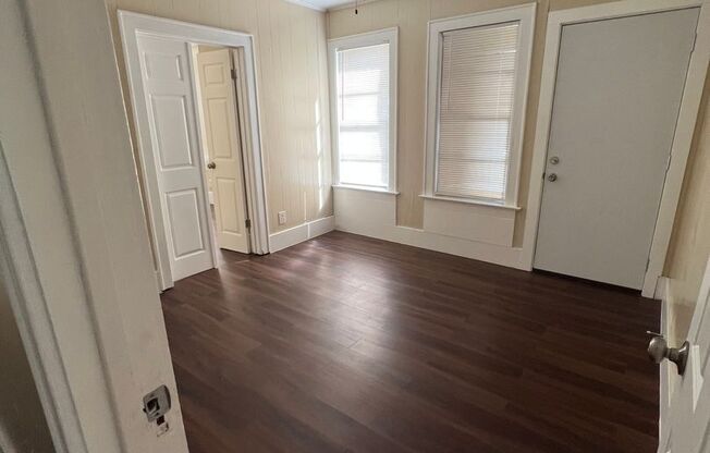 3 beds, 1 bath, $1,150