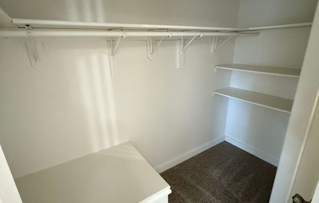 3 beds, 2 baths, 1,200 sqft, $1,695, Unit 38