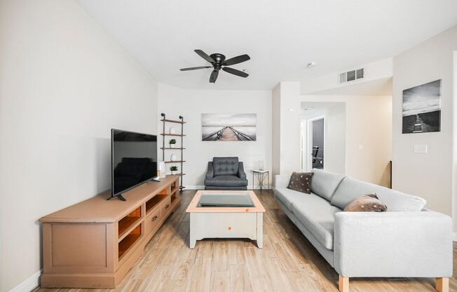 2 beds, 2 baths, $1,700