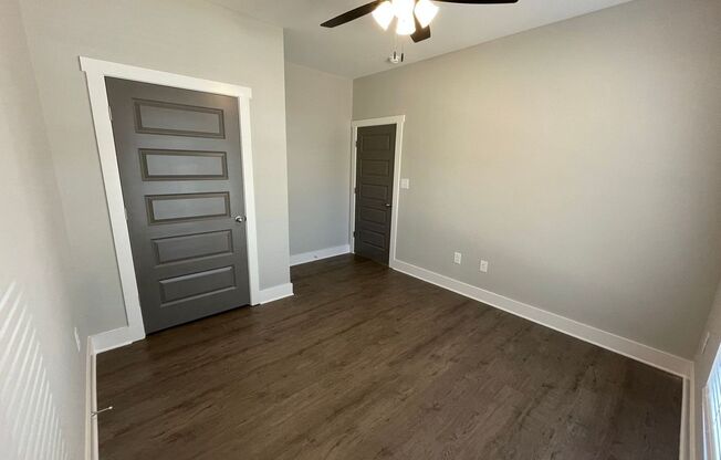 2 beds, 1 bath, $1,800, Unit Unit B