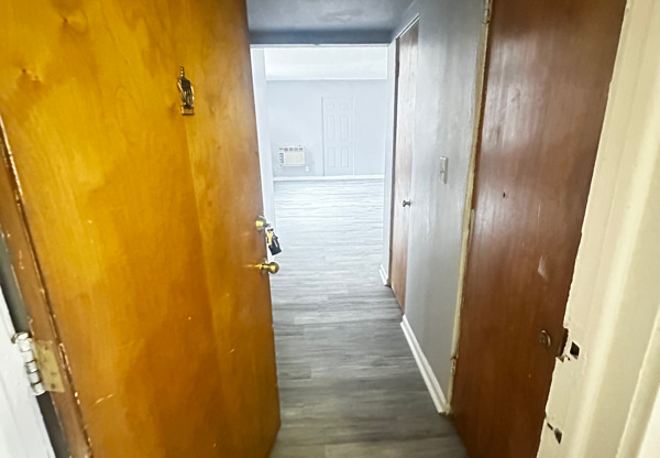 2812 E 130 ST