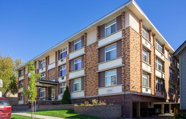 Riverland Apartments
