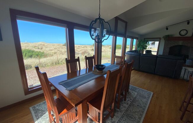 LONG BEACH VACATION HOME BY THE MONTH - VIEW & BEACH ACCESS