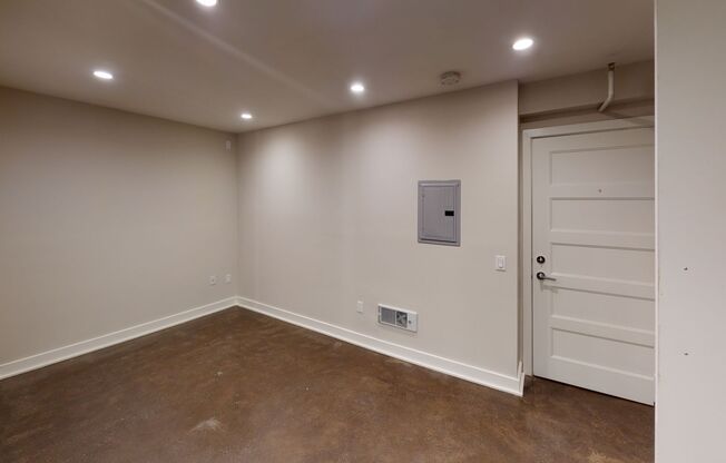 Studio, 1 bath, 225 sqft, $1,395, Unit 2