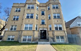 3 Bedroom Apartment in Rogers Park