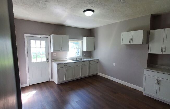 2 beds, 1 bath, 1,000 sqft, $925, Unit 605