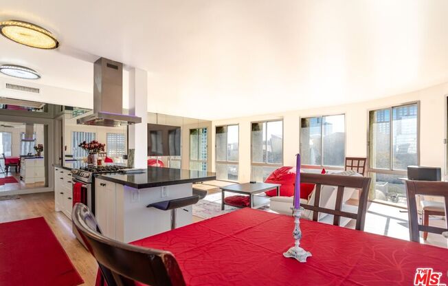 2 beds, 2 baths, 1,172 sqft, $4,550, Unit 1105