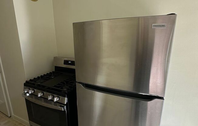 Studio, 1 bath, 535 sqft, $1,295, Unit 18