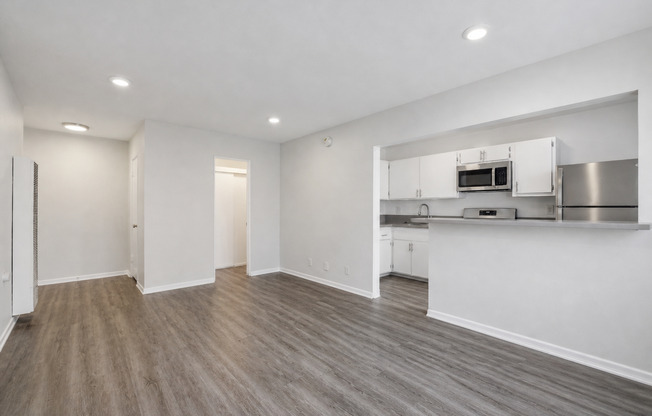 Studio, 1 bath, 615 sqft, $1,848, Unit 118