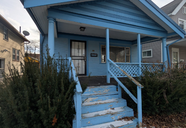 1661 W BANCROFT