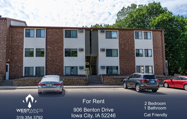 $1,095 | 2 Bedroom, 1 Bathroom Apartment | Cat Friendly* | Available for August 1st, 2026 Move In!