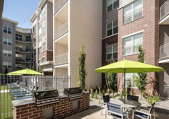 Community BBQ Area at Veranda Apartments, Draper, UT, 84020