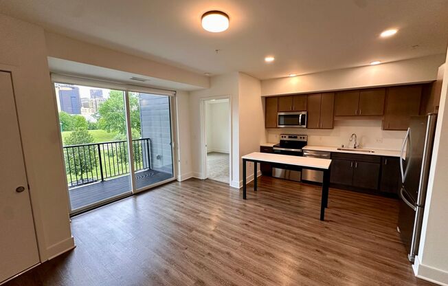 1 bed, 1 bath, 560 sqft, $1,675, Unit 310