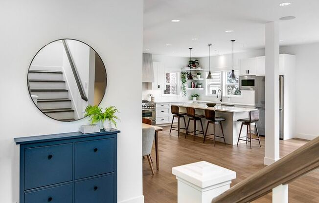 Gorgeous 4 Bed/3.5 Bath with Beautiful Finishes and Mountain Views!