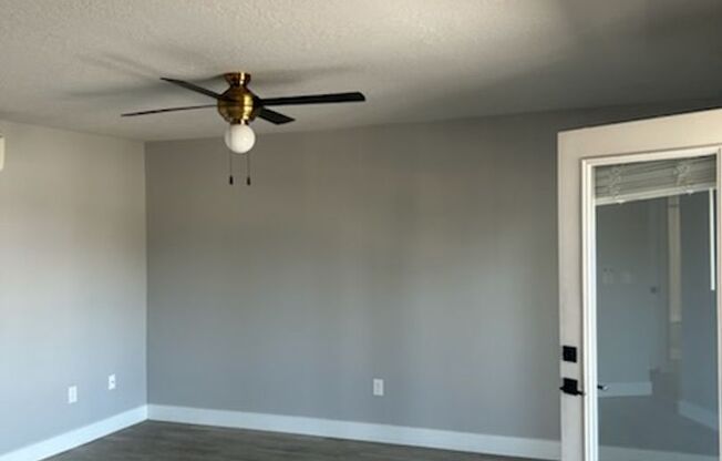 1 bed, 1 bath, 574 sqft, $1,195, Unit 18