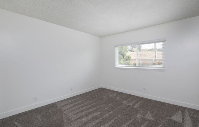 2 beds, 1 bath, 950 sqft, $2,375, Unit 84
